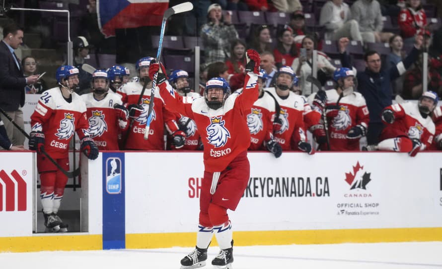 Hokejistky USA zvíťazili v sobotnom zápase na MS hráčok do 18 rokov vo švajčiarskom Zugu nad Fínskom 4:2 a prebojovali sa do finále.