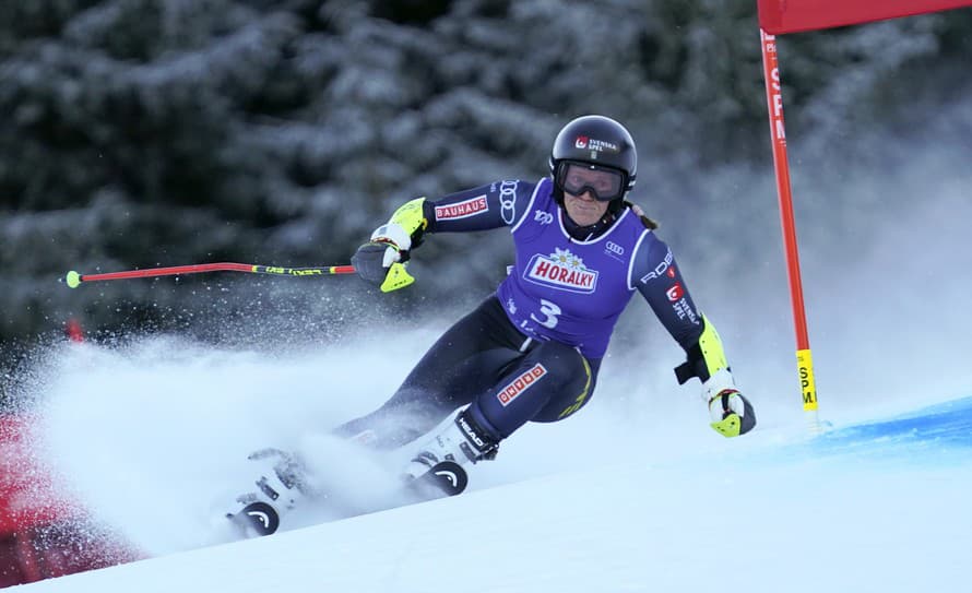 Suverénnu jazdu predviedla Švédka Sara Hectorová, ktorá sa usadila na čele so sekundovým náskokom pred Američankou Mikaelou Shiffrinovou.