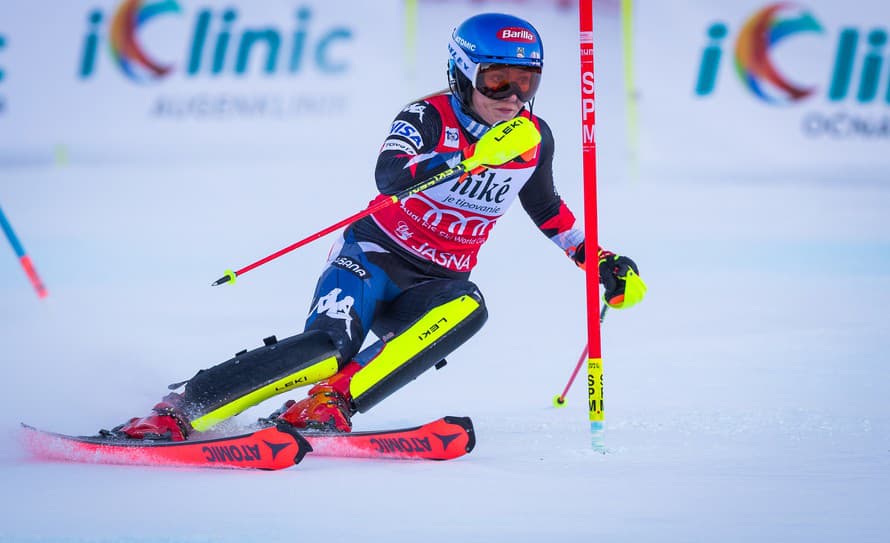 Americká lyžiarka Mikaela Shiffrinová triumfovala v nedeľnom slalome v pretekoch Svetového pohára v Jasnej a na konte má už 95. triumfov ...