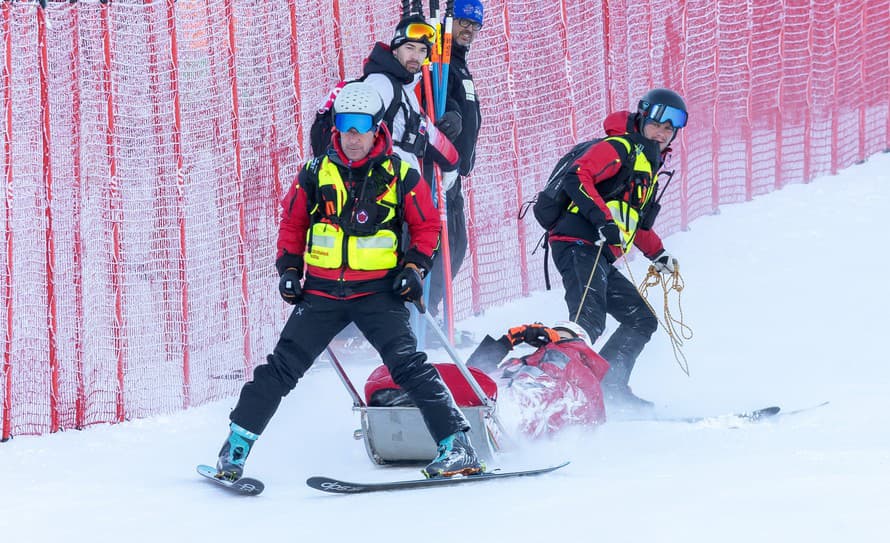Kondičný tréner Petry Vlhovej Šimon Klimčík prehovoril o zranení zo sobotňajšieho obrovského slalomu v Jasnej. Je v ohrození aj budúca ...