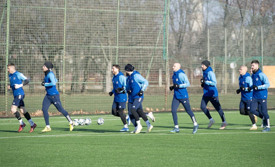 Slavia Praha odmietla hrať prípravný zápas so Slovanom Bratislava po tom, čo belasí odohrali prípravný duel proti ruskému Dinamu Moskva. ...