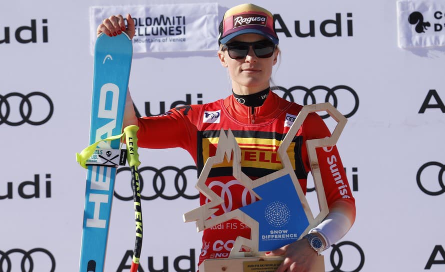Švajčiarska lyžiarka Lara Gutová-Behramiová (32) vyhrala nedeľný super-G svetového pohára alpských lyžiarok v Cortine d'Ampezzo.