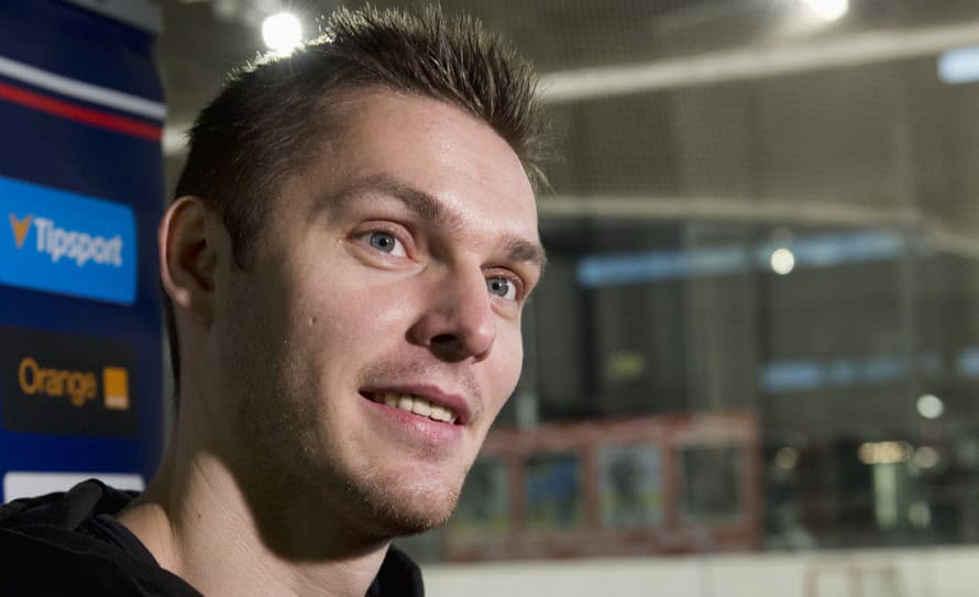 Bývalý útočník slovenskej hokejovej reprezentácie Juraj Mikúš (36) odmieta v spoločnosti často rezonujúcu myšlienku, že šport a politiku ...