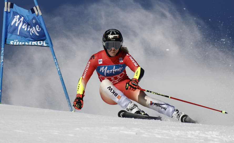Švajčiarska lyžiarka Lara Gutová-Behramiová (32) triumfovala v utorňajšom obrovskom slalome Svetového pohára v Kronplatzi.