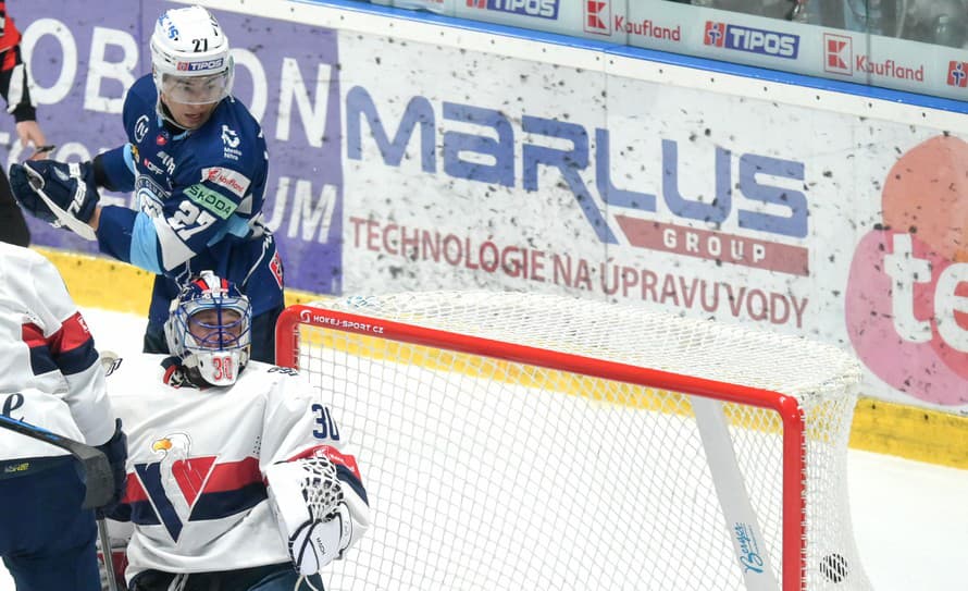  Hokejisti Nitry si v piatkovom stretnutí 44. kola Tipos extraligy schuti zastrieľali proti bratislavskému Slovanu.