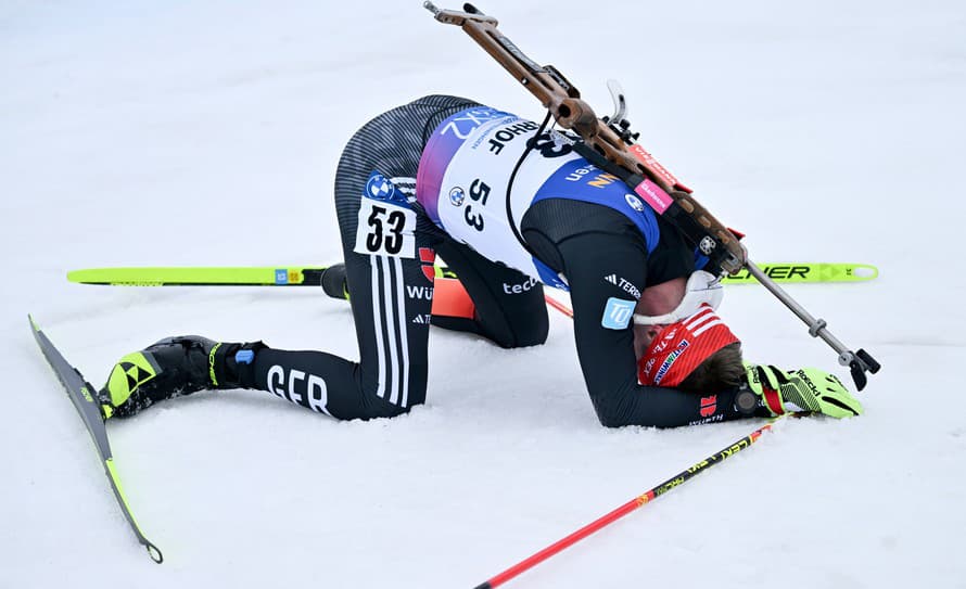 Svetový šampionát biatlonistov v Novom Meste nad Moravou mal krvavú bodku. Postaral sa o ňu nemecký reprezentant Johannes Kühn (32).