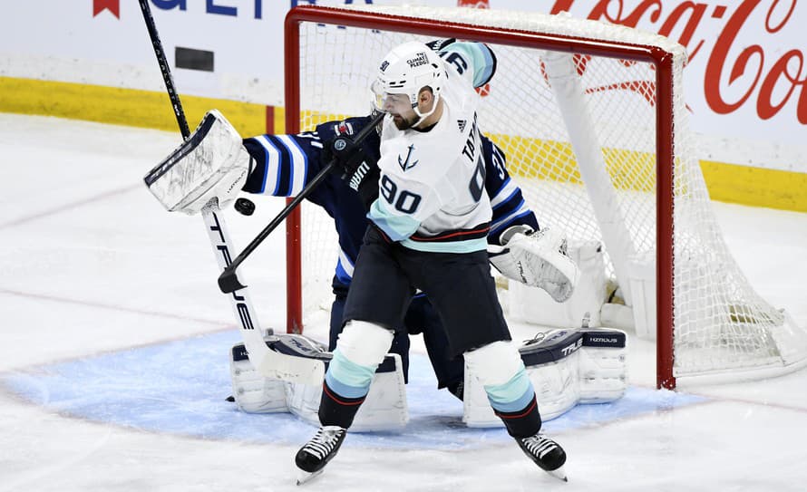 Slovenský hokejista Tomáš Tatar strelil v noci na stredu gól v zámorskej NHL. Svojmu Seattlu Kraken tak pomohol k víťazstvu 4:3 na ľade ...