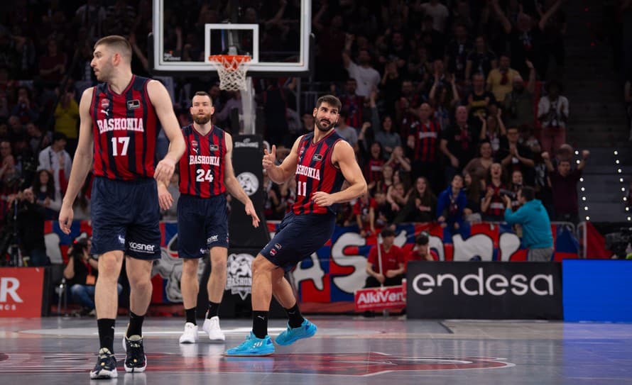 Tuhla krv v žilách! Poriadny šok zažili aktéri duelu najvyššej španielskej basketbalovej súťaže, v ktorom Baskonia privítala Barcelonu ...