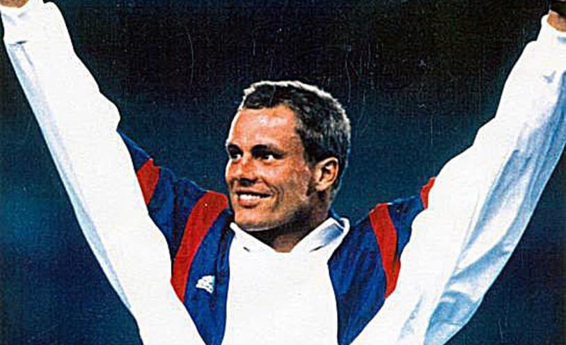 Bývalý československý atlét Robert Změlík (54) získal zlato na OH v Barcelone 1992 v kráľovskej atletickej disciplíne – desaťboji. Teraz ...