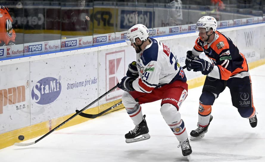Hokejisti Zvolena prehrali aj tretí štvrťfinálový duel play off Tipos extraligy s Michalovcami, tentoraz na domácom ľade 2:6. Michalovčania ...