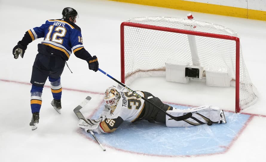 Hokejisti Vegas Golden Knights zvládli duel na ľade St. Louis Blues, keď vyhrali 2:1 po predĺžení.