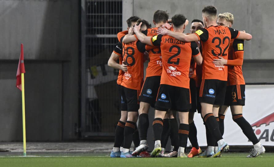 Futbalisti MFK Ružomberok vyhrali v utorok v prvom semifinálovom zápase Slovnaft Cupu na pôde Lipian vysoko 5:0. Išlo pritom o najvyššie ...