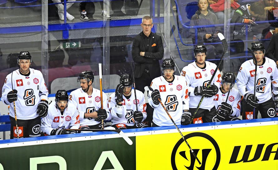 Hokejisti Spišskej Novej Vsi privítali v prvom semifinálovom zápase play off hokejovej extraligy na domácom ľade Košice. 