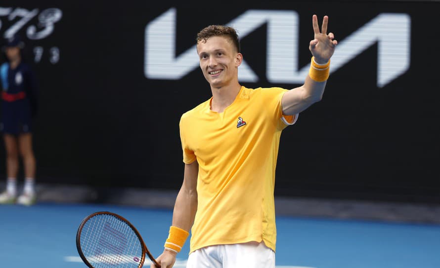 Jiří Lehečka (22), ktorý je aktuálne najlepším českým tenistom, si prechádza zdravotnými ťažkosťami.