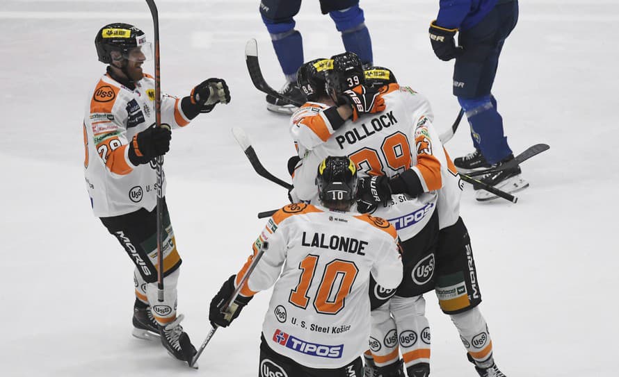 Hokejisti HC Košice vyhrali v treťom semifinálovom stretnutí play off Tipos extraligy nad Spišskou Novou Vsou 6:2. 