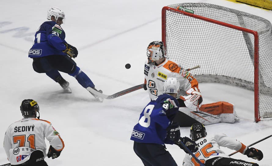 Hokejisti Spišskej Novej Vsi privítali na svojom ľade v otváracom finálovom zápase play-off hokejovej extraligy Nitru. Zo zisku prvého ...