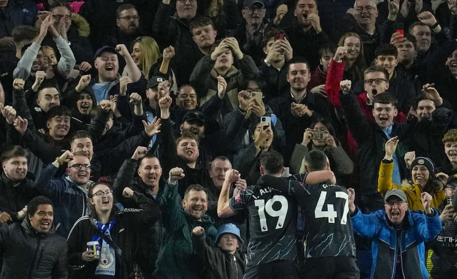Úradujúci anglický futbalový majster Manchester City zvíťazil vo štvrtkovej dohrávke 29. kola Premier League na ihrisku Brightonu hladko ...