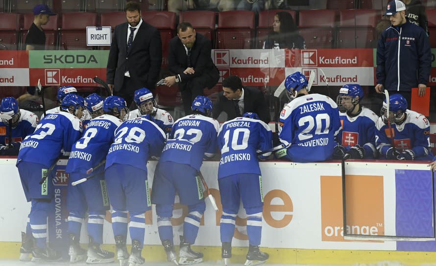 Slovenskí hokejisti prehrali aj vo svojom druhom zápase na MS do 18 rokov vo Fínsku. V piatkovom stretnutí A-skupiny podľahli Lotyšsku ...