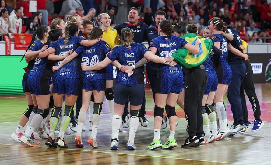 Po dlhých 26 rokoch bude mať slovenská ženská hádzaná zastúpenie vo finále európskej súťaže. Na Banskú Bystricu nadviazali aktuálne hráčky ...