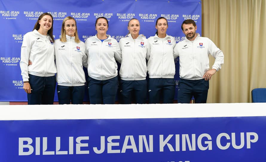 Slovenské tenistky nastúpia v 1. kole finálového turnaja Pohára Billie-Jean Kingovej v Seville proti Američankám. V prípade víťazstva ...