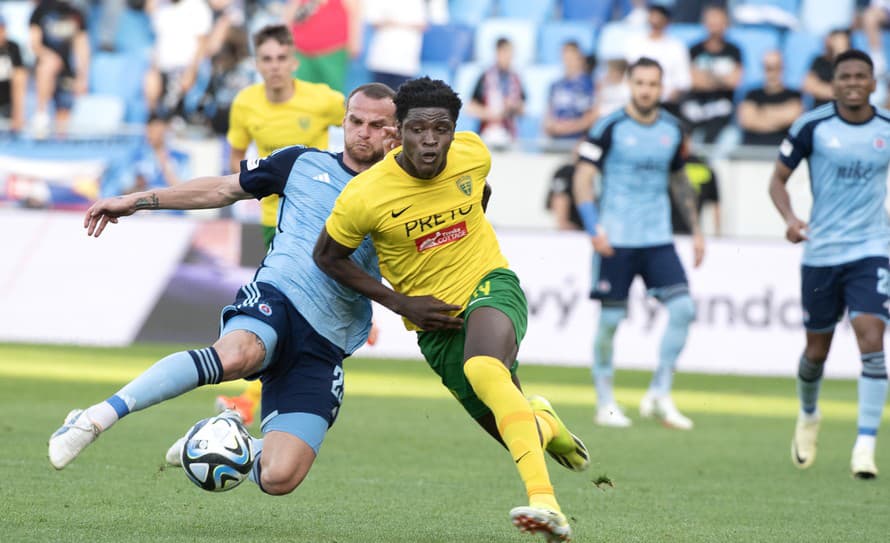 Futbalisti MŠK Žilina vyhrali v sobotnom zápase 8. kole nadstavbovej časti Niké ligy o titul na pôde Slovana Bratislava 3:2. K víťazstvu ...