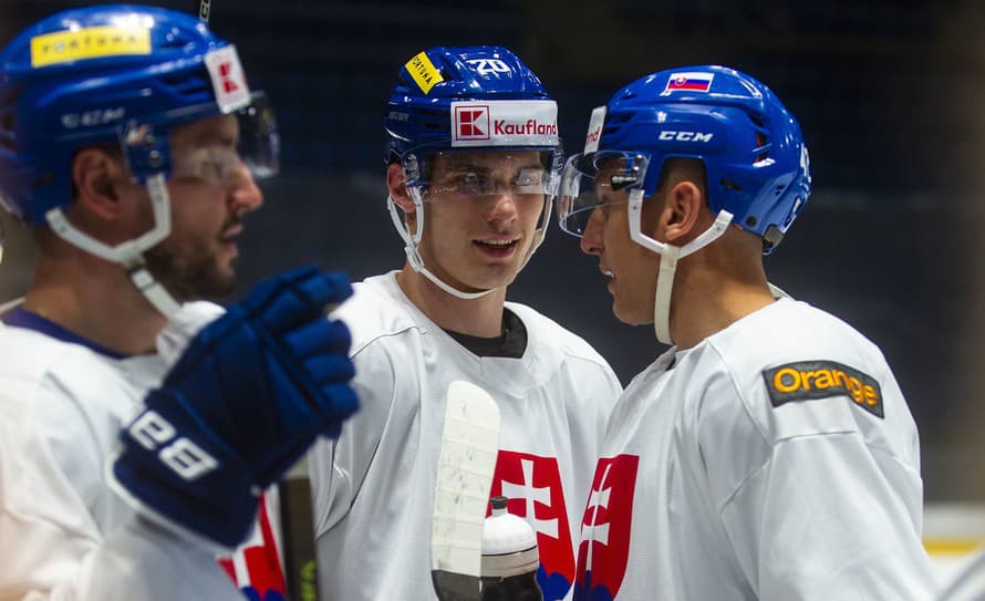 Slovenskí hokejisti nastúpili v utorok na svoj záverečný prípravný zápas pred MS proti USA v bránke so Samuelom Hlavajom.