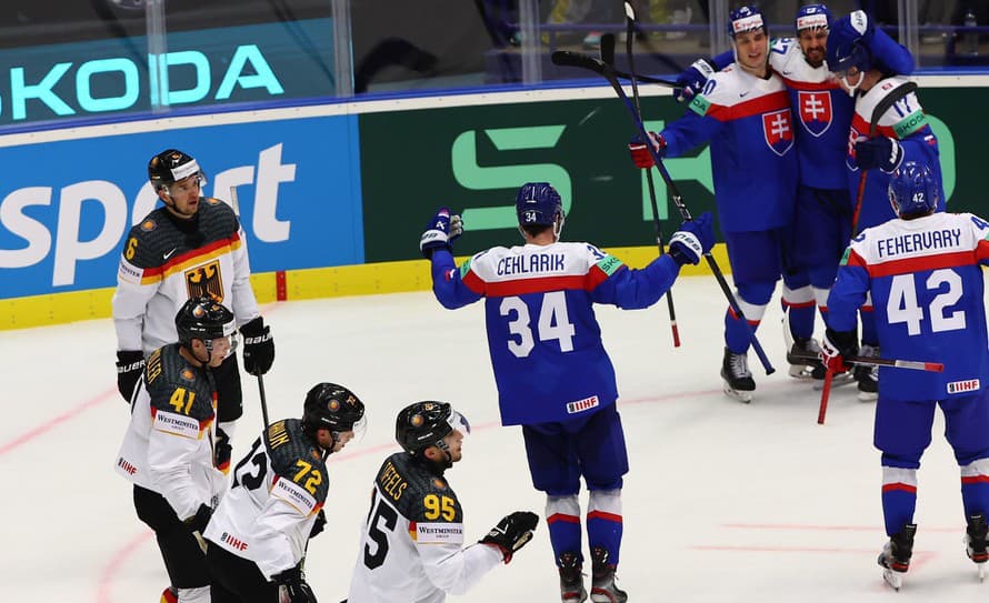 Sobotňajší tréning slovenských hokejových reprezentantov naznačil, že v súboji proti Kazachstanu dôjde k zmenám v zostave.