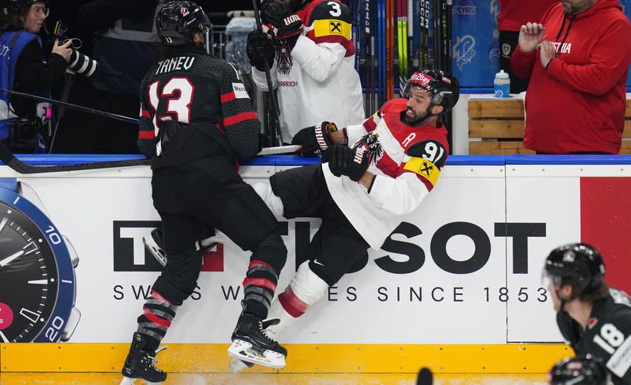 Kanadskí hokejisti zdolali vo svojom treťom zápase v pražskej A-skupine MS Rakúsko 7:6 až po predĺžení.