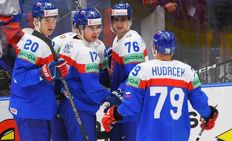  Slovenskí hokejoví útočníci Andrej Kudrna a Martin Pospíšil budú trénerom k dispozícii v utorňajšom zápase proti Švédsku na MS v Ostrave.