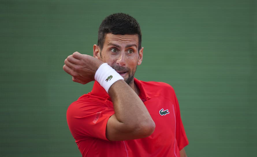 Srbský tenista Novak Djokovič nepostúpil do finále turnaja ATP v Ženeve.