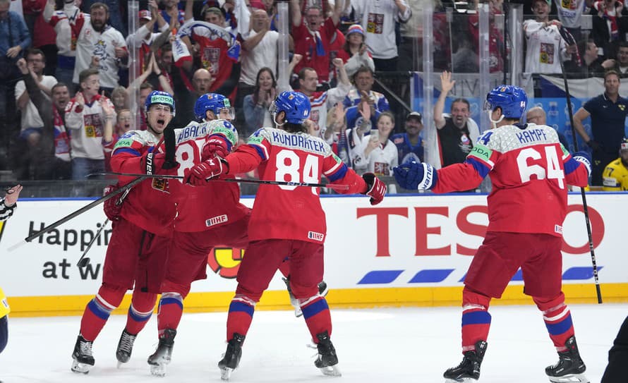 Hokejisti Česka sa stali prvými finalistami majstrovstiev sveta 2024. V sobotnom semifinále na domácom ľade v pražskej O2 Aréne zdolali ...