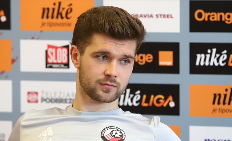 Slovenský futbalista Mikuláš Bakaľa bude v kariére pokračovať v klube FC Den Bosch. 
