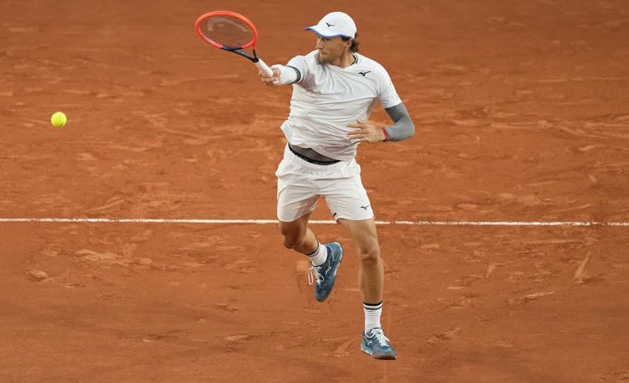 Slovenský tenista Jozef Kovalík ukončil svoje pôsobenie na grandslamovom turnaji Roland Garros v 3. kole dvojhry. Na parížskej antuke ...