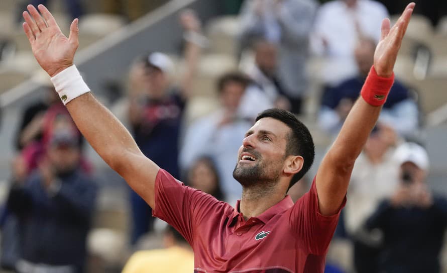 Srbský tenista Novak Djokovič postúpil do štvrťfinále dvojhry na Roland Garros.