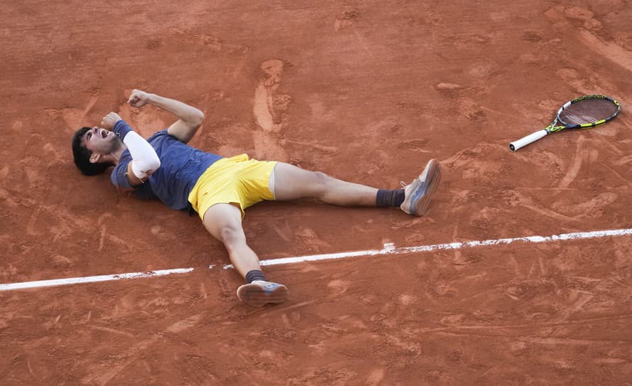 Španielsky tenista Carlos Alcaraz prvýkrát v kariére triumfoval v mužskej dvojhre na grandslamovom Roland Garros. Vo finále zvíťazil ...