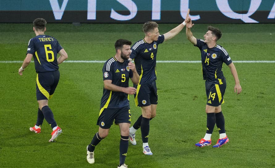 Futbalisti Švajčiarska remizovali v stredajšom zápase A-skupiny ME so Škótskom 1:1. Helvéti majú na konte štyri body a výrazne sa priblížili ...