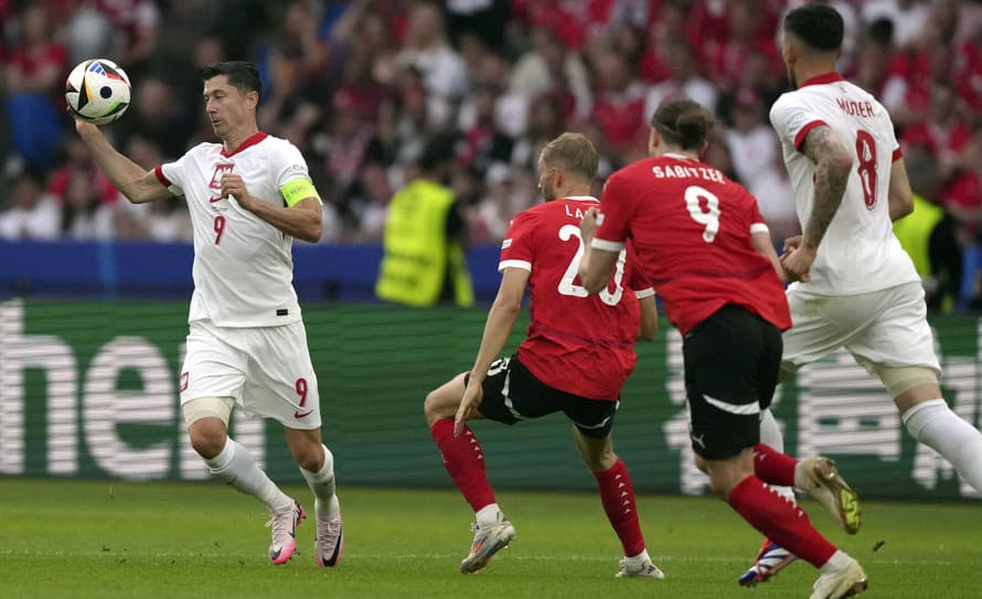 Futbalisti Rakúska zaznamenali prvé víťazstvo na ME v Nemecku. Mužstvo Ralfa Rangnicka zdolalo v piatkovom stretnutí D-skupiny Poľsko ...