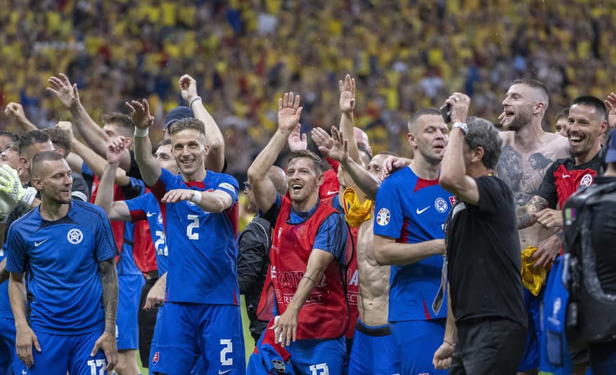 Slovenskí futbalisti majú dvojitý dôvod na oslavu! Po dramatickom zápase s Rumunskom, ktorý sa skončil remízou 1:1, si zabezpečili postup ...
