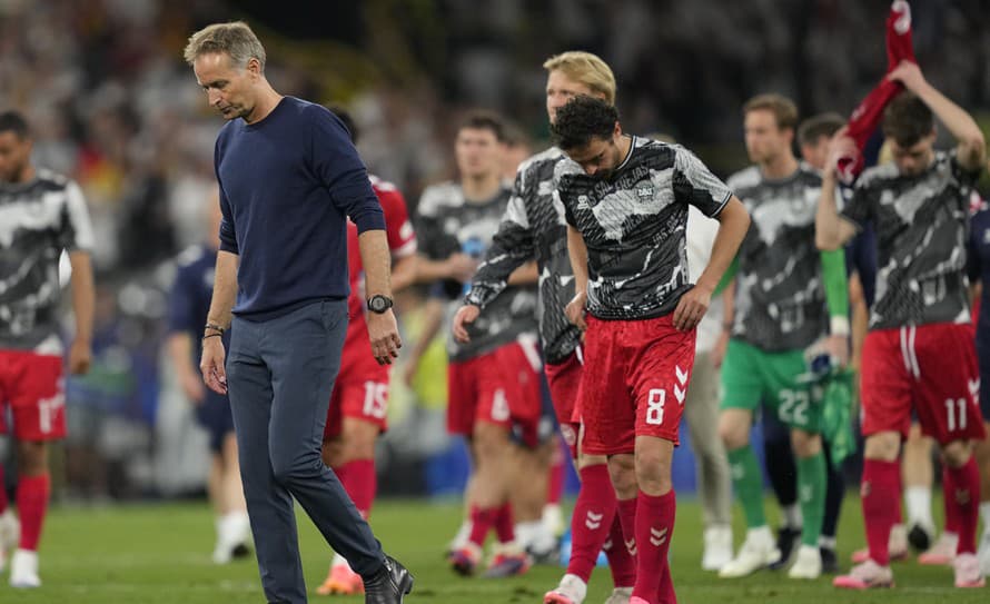 Tréner dánskej futbalovej reprezentácie Kasper Hjulmand označil rozhodnutia VAR v nedeľnom osemfinále na ME proti Nemecku za hanebné.