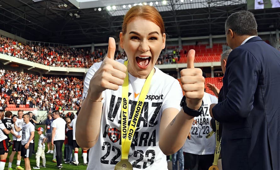 Lenka Jurišičová sa tešila veľkej popularite po odvysielaní seriálu o Spartaku Trnava, následne si ju všimli i fanúšikovia tureckého ...