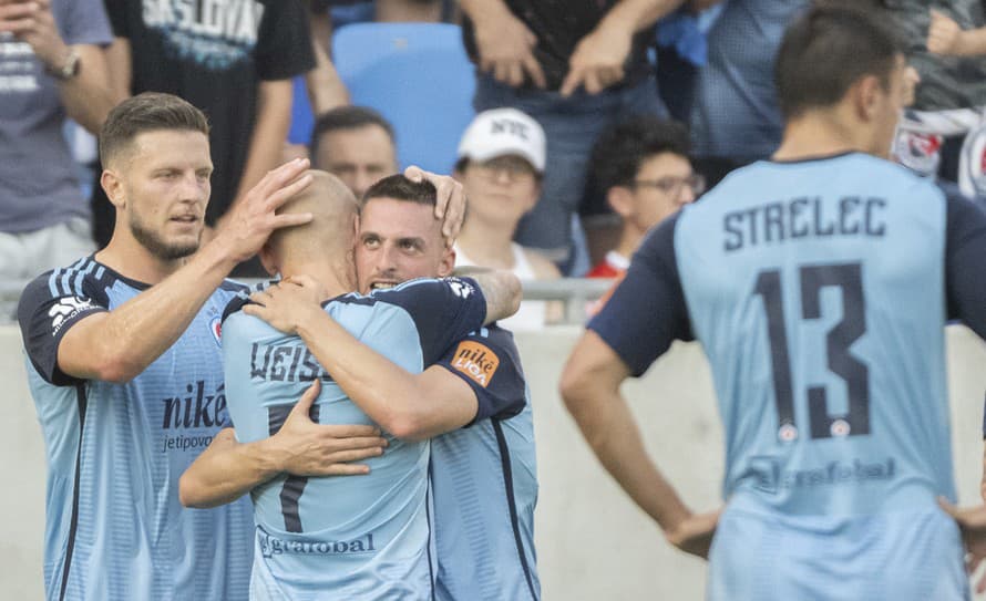 Futbalisti ŠK Slovan Bratislava zvíťazili v úvodnom zápase 1. predkola Ligy majstrov nad FC Struga 4:2.