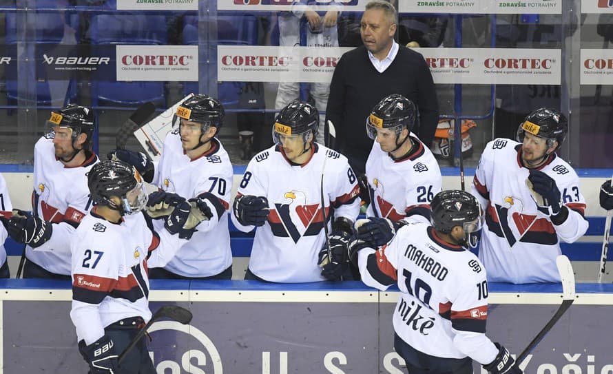 Najprv sa hovorilo, že HC Slovan Bratislava predá, teraz ho už vedie s kamarátkou. 