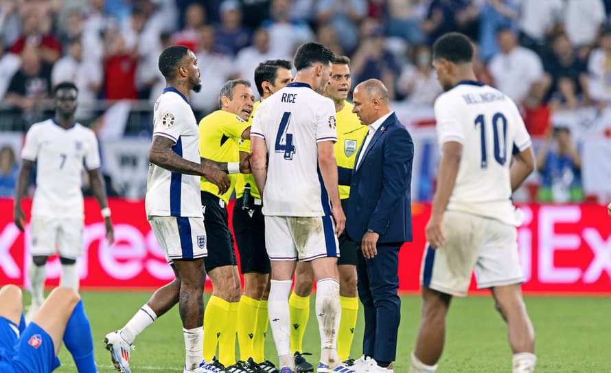 Opäť sa dostal do povedomia! Hviezdny anglický futbalista Declan Rice (25) zostane navždy v pamäti Slovákov po tom, ako v osemfinále ...