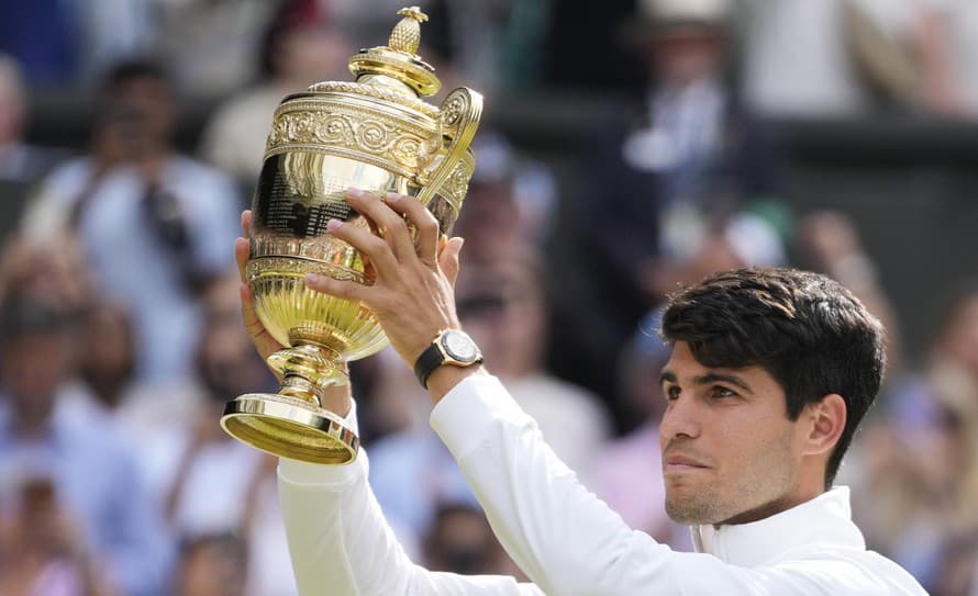 Španielsky tenista Carlos Alcaraz obhájil titul v mužskej dvojhre na grandslamovom Wimbledone.