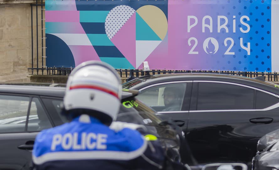 Bývalý brazílsky futbalista Zico sa stal tesne pred štartom OH v Paríži terčom zlodejov. Neznámi páchatelia mu ukradli tašku s mimoriadne ...