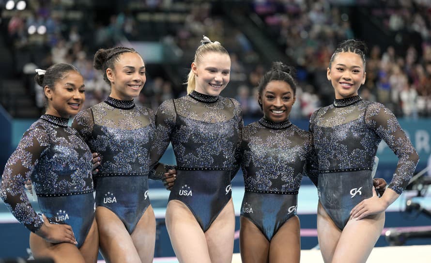 Prepisujú olympijskú históriu. Americké gymnastky súťažia na OH v Paríži v najdrahších dresoch v histórii.