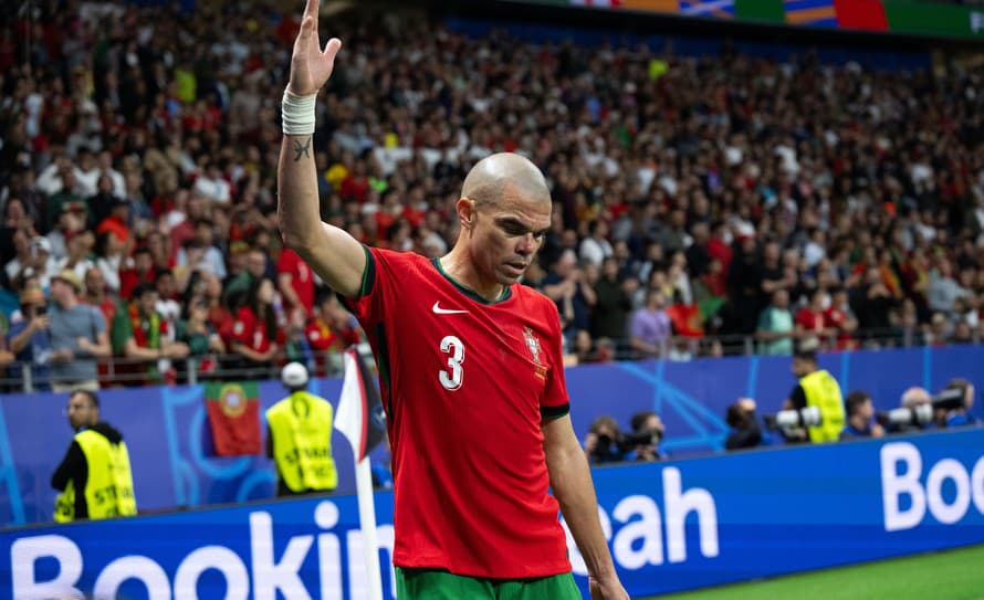 Portugalský fotbalista Pepe (41) ohlásil koniec kariéry. Bývalý obranca Realu Madrid odohral posledné zápasy na tohtoročných majstrovstvách ...