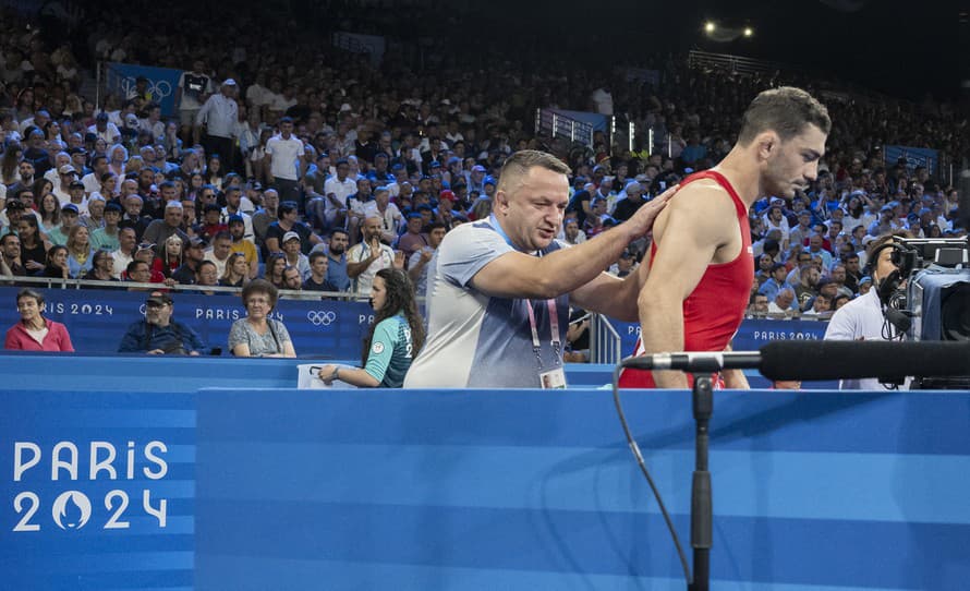 Slovenský zápasník Tajmuraz Salkazanov len ťažko hľadal slová po osemfinálovej prehre na OH v Paríži. Vo voľnoštýliarskej kategórii do ...