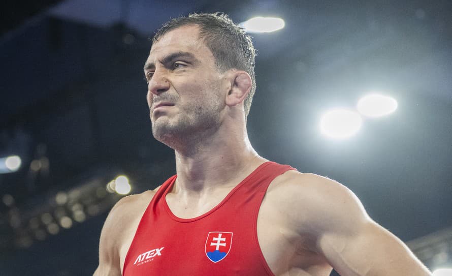 Slovenský zápasník Tajmuraz Salkazanov neuspel v osemfinále voľnoštýliarskej kategórie do 74 kg na olympijskom turnaji v Paríži. 