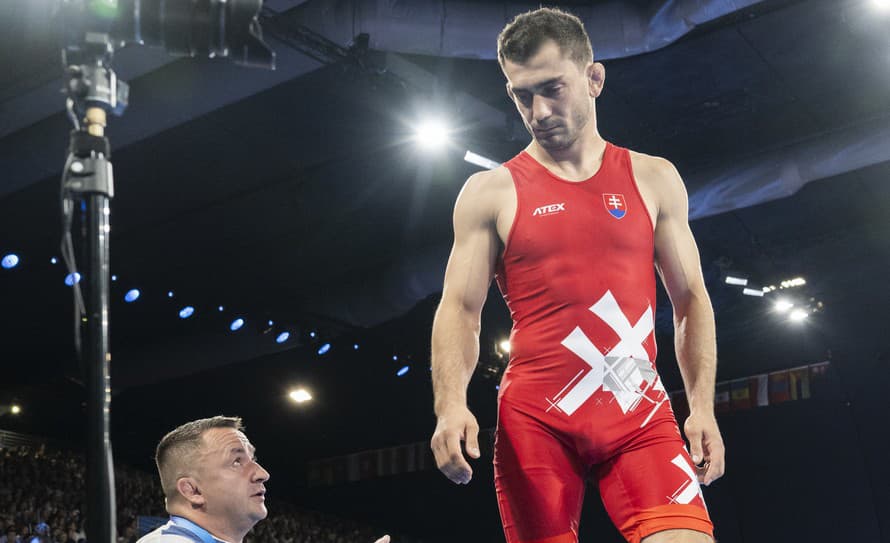 Slovenský zápasník Tajmuraz Salkazanov sa predstaví v repasáži voľnoštýliarskej kategórie do 74 kg na OH v Paríži. Rozhodlo o tom víťazstvo ...